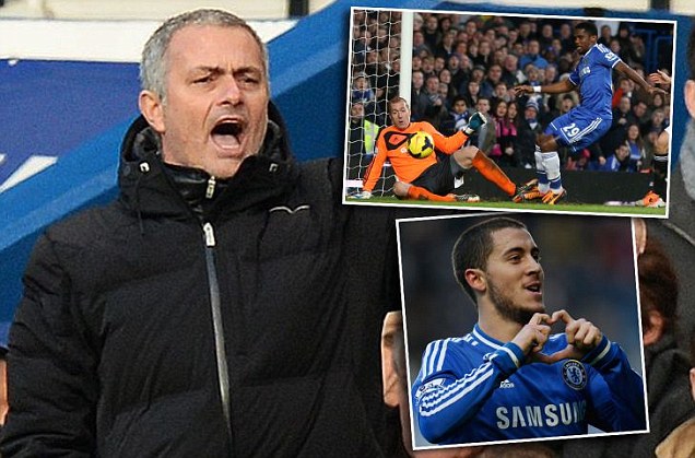 Eto'o bỏ lỡ nhiều cơ hội trận tiếp Swansea khiến Mourinho phát bực